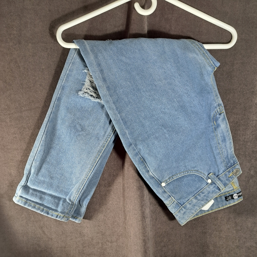 Boohoo High Waisted Distressed Mom Medium Denim Blue Jeans 5 Pockets G 8